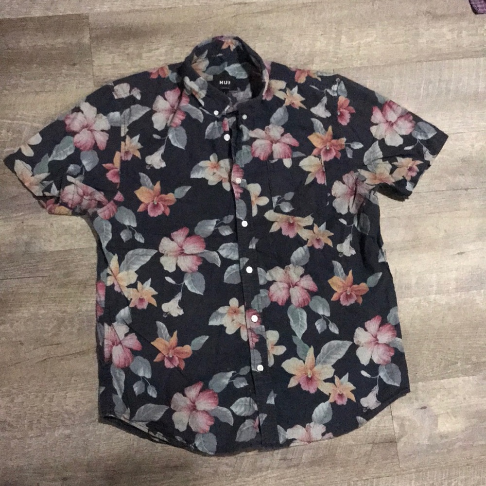 HUF Men’s L Floral Pattern short sleeve button-up